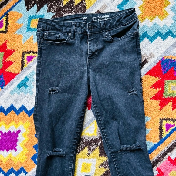 GAP Women’s Charcoal Mid Rise Sculpted Distressed Denim Leggings Size 4/27 - Picture 5 of 6